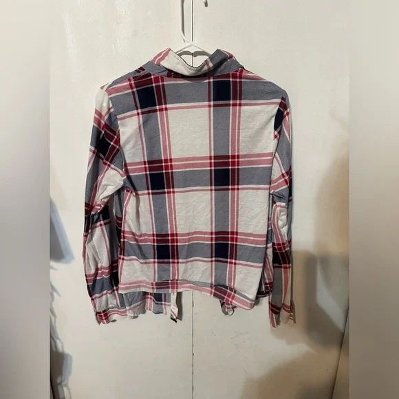 Passport Size Large Button Down Top - Picture 2 of 3